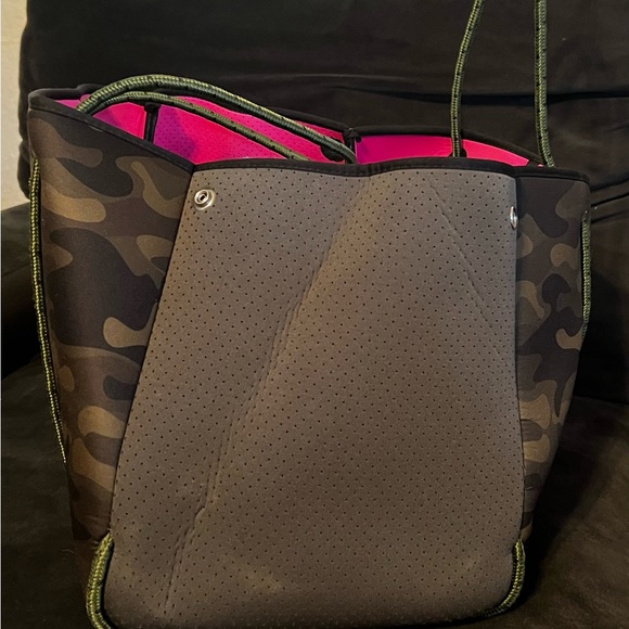 Neoprene Camo Bag - Picture 4 of 5